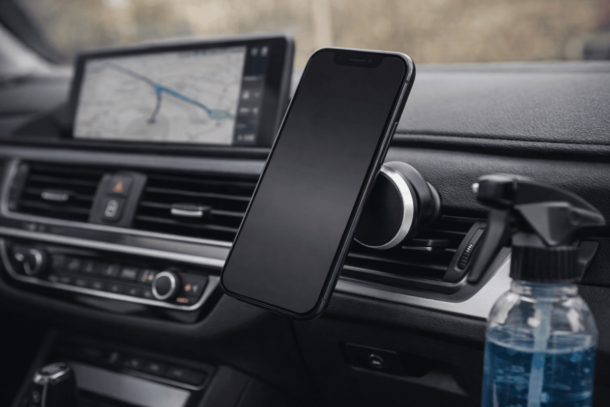 P1 Autocare Vent Phone Holder - Green Flag Shop